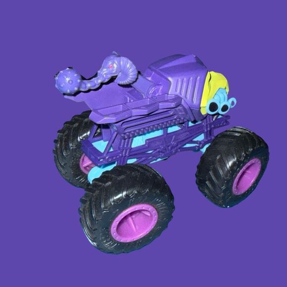 Hot Wheels Monster Trucks Masters Of The Universe Skeletor Die-cast Truck A28 - Picture 7 of 8